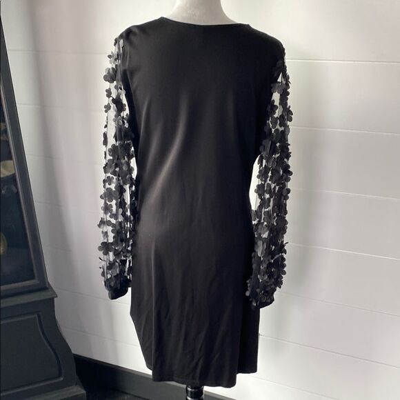 Elegant Black Dress with Floral Sleeves - Picture 5 of 10